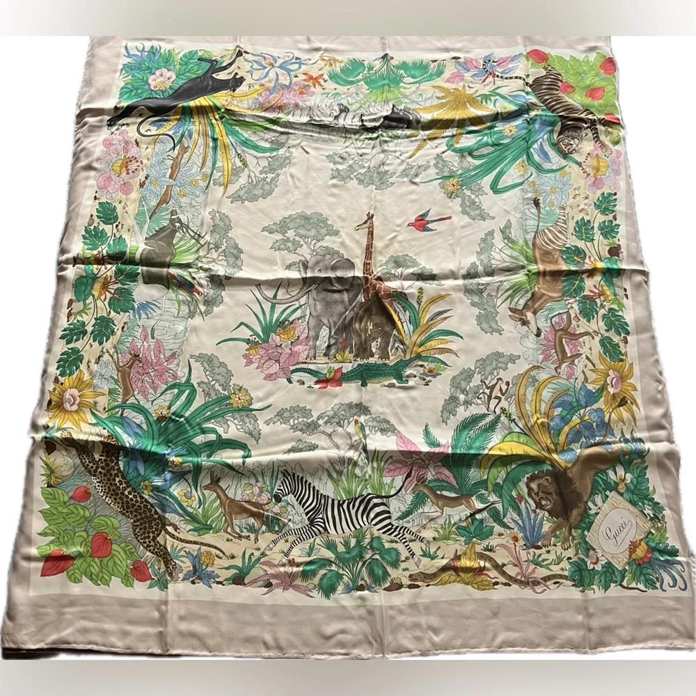 Gucci Safari Jungle Silk Scarf with - Giraffe. Leopard, Zebra, Lion, Panther - Picture 16 of 16